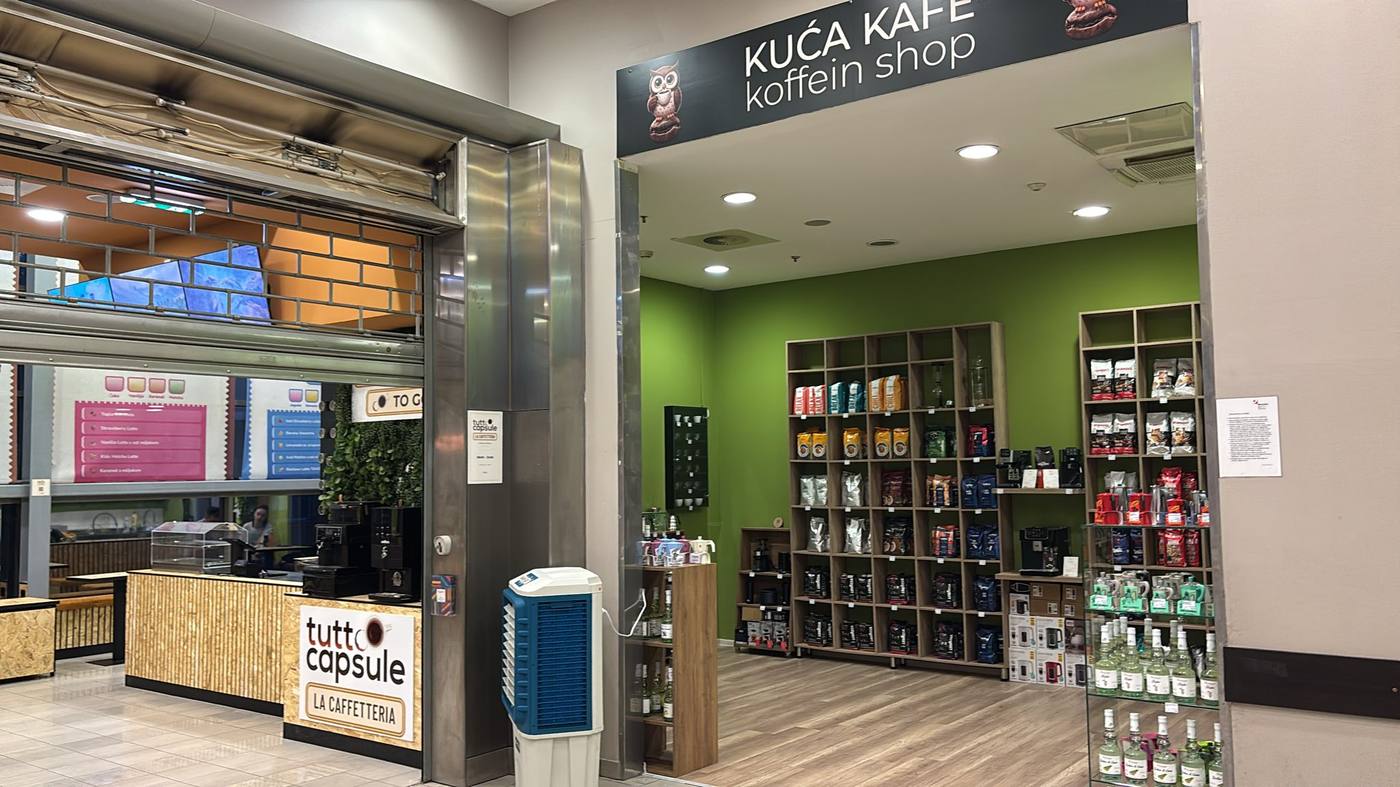 Kuća Kafe koffein shop — odmah pored La Caffetterie